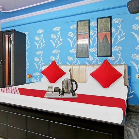 Flagship Hotel Decent Stay Near Pvr Vikaspuri Delhi Nueva Delhi Exterior foto