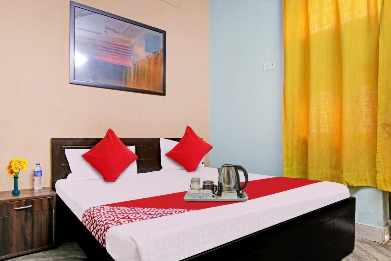 Flagship Hotel Decent Stay Near Pvr Vikaspuri Delhi Nueva Delhi Exterior foto