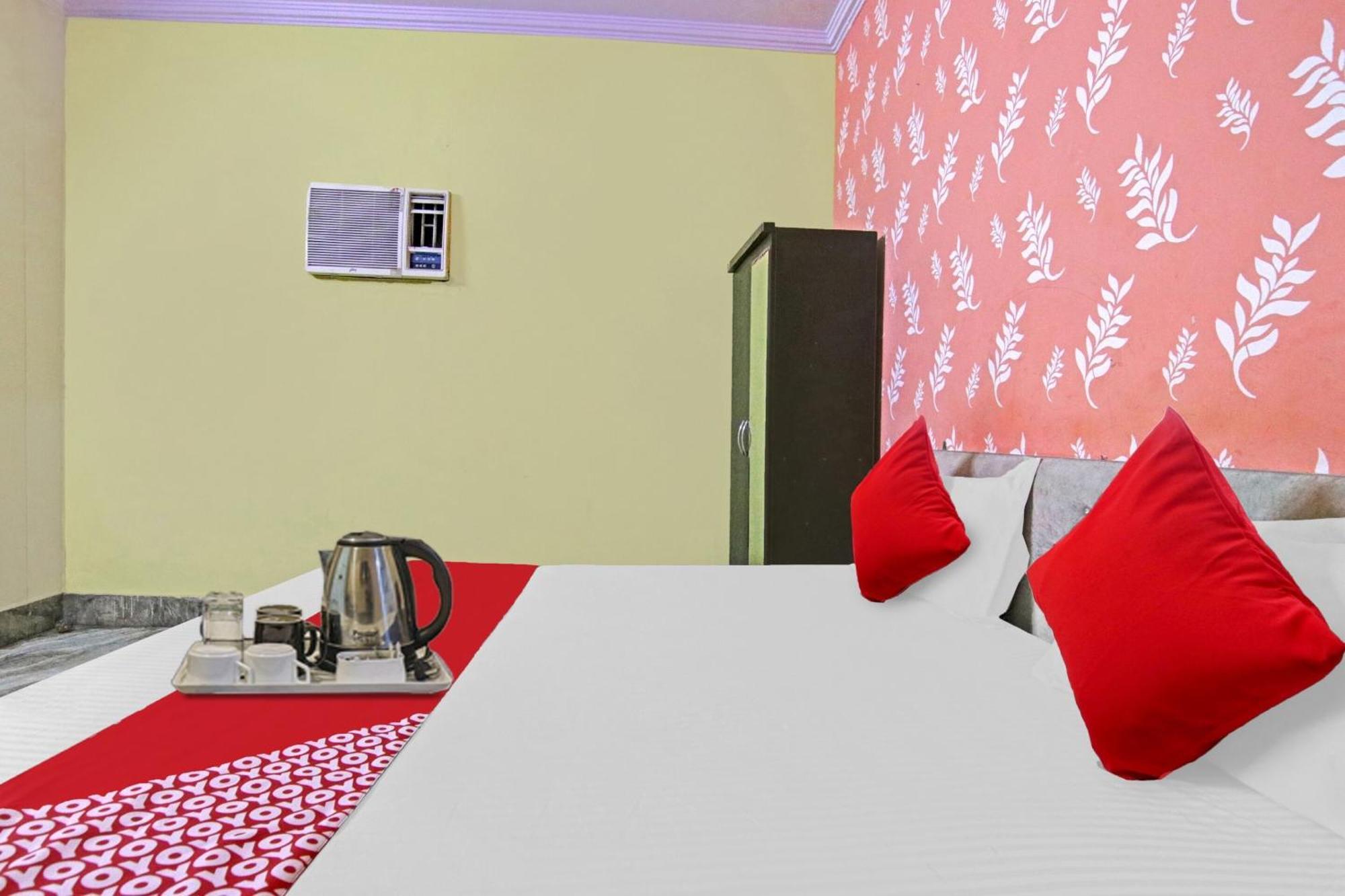 Flagship Hotel Decent Stay Near Pvr Vikaspuri Delhi Nueva Delhi Exterior foto
