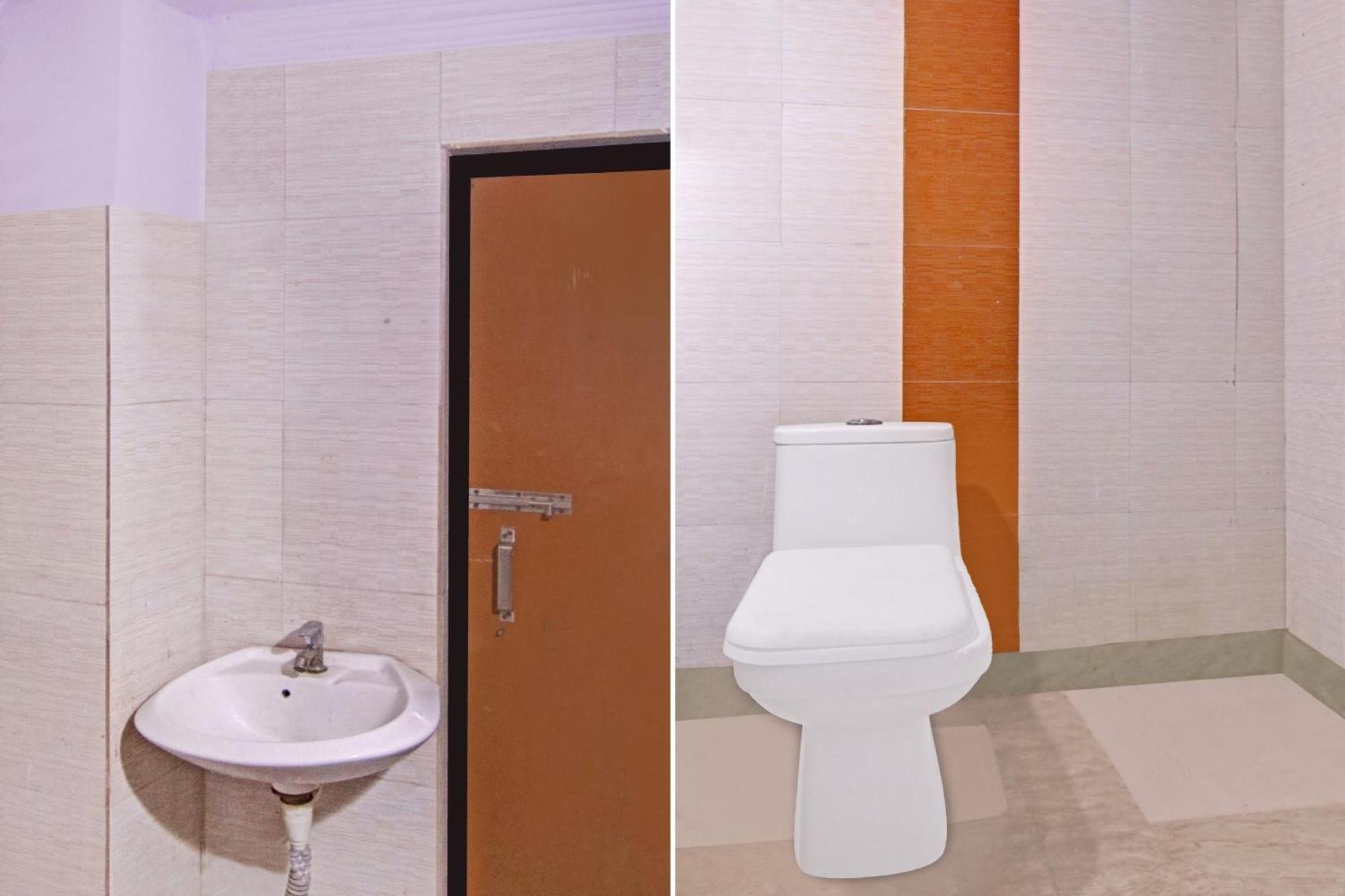 Flagship Hotel Decent Stay Near Pvr Vikaspuri Delhi Nueva Delhi Exterior foto