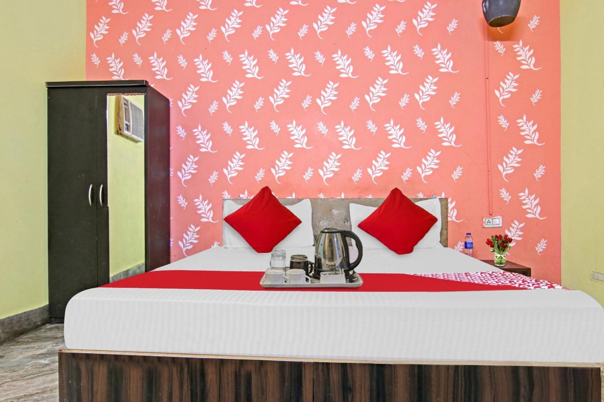 Flagship Hotel Decent Stay Near Pvr Vikaspuri Delhi Nueva Delhi Exterior foto